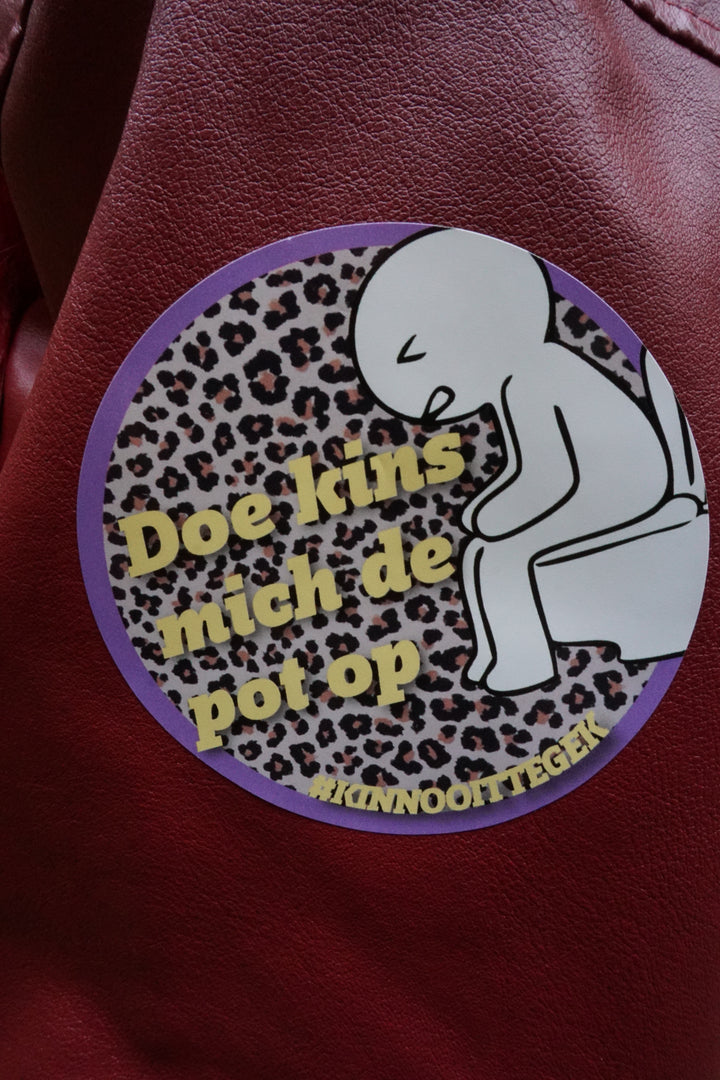 Doe kins mich de pot op Sticker