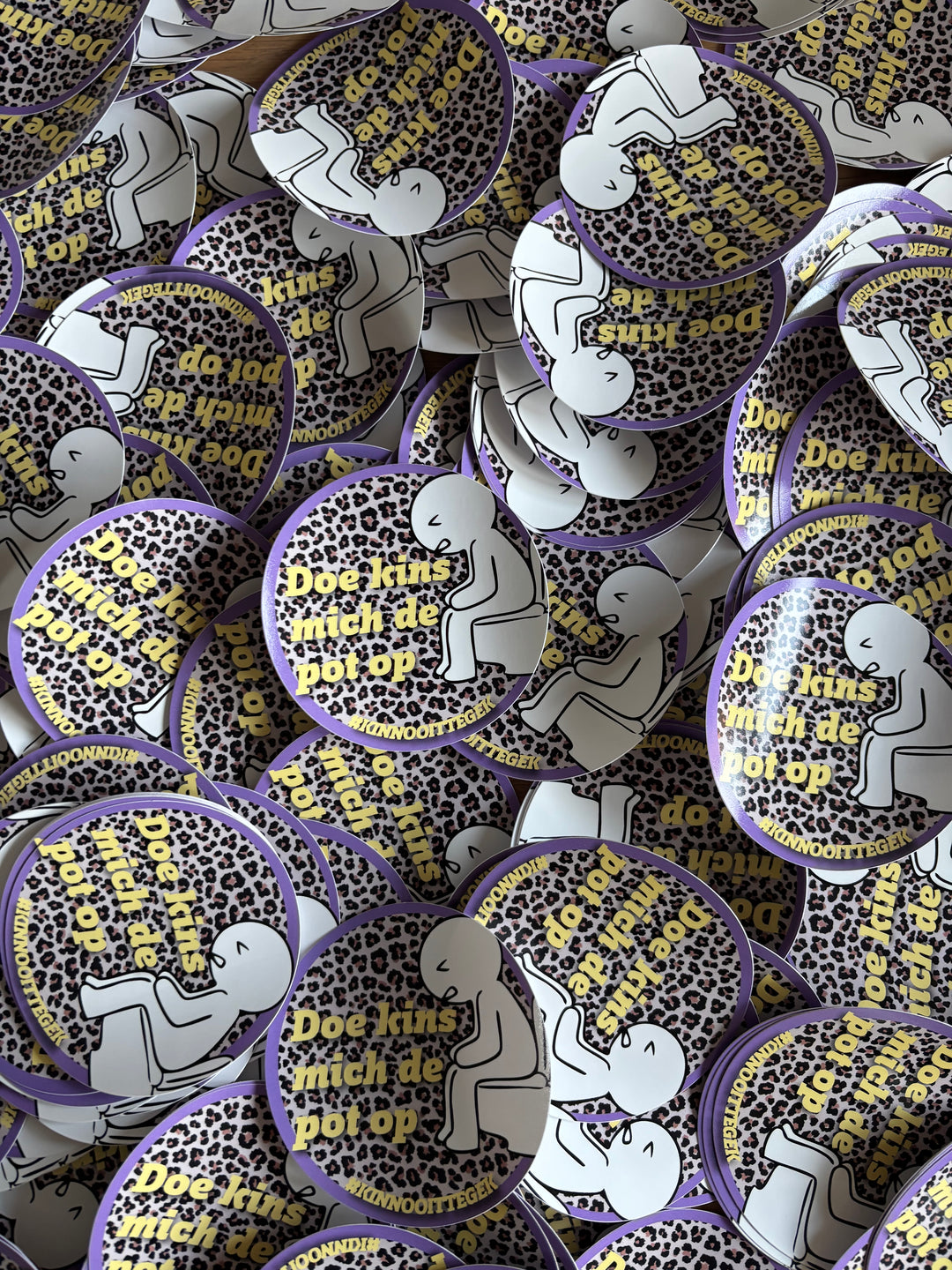 Doe kins mich de pot op Sticker